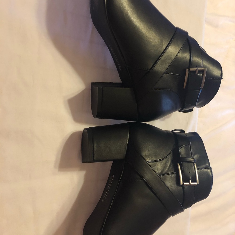 Comfortview ankle booties. Only worn once. 9w
